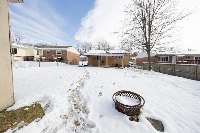 3041 Westknolls Lane, Cincinnati, OH 45211