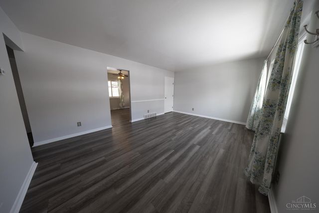 3041 Westknolls Lane, Cincinnati, OH 45211