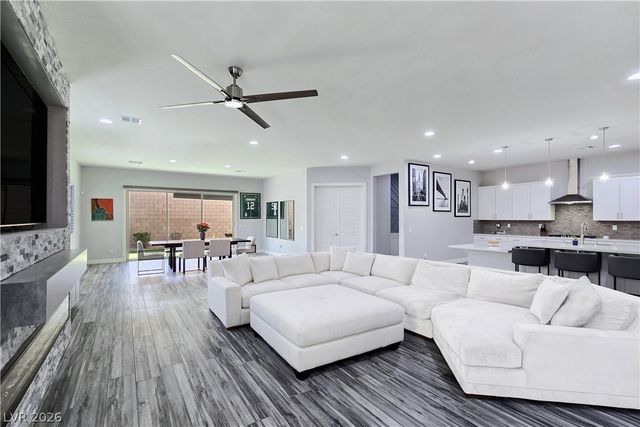 351 Dandelion Brook Court, Las Vegas, NV 89148
