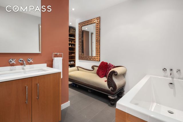 2 Northside Piers 6JH, New York City, NY 11249