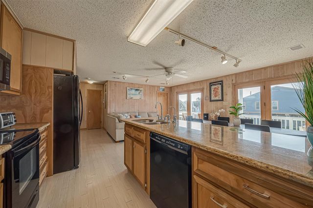 4406 Pabst Road, Galveston, TX 77554