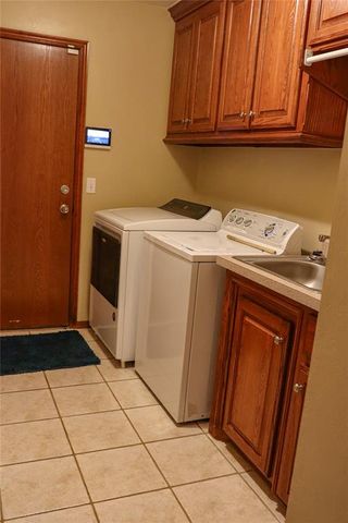 805 W Prairie Way, Mustang, OK 73064