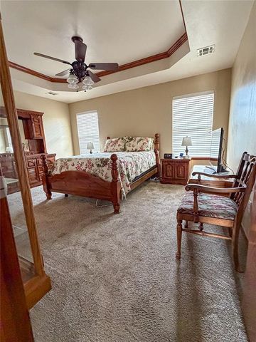 805 W Prairie Way, Mustang, OK 73064