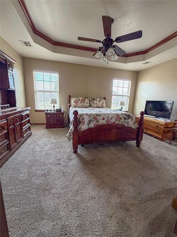 805 W Prairie Way, Mustang, OK 73064