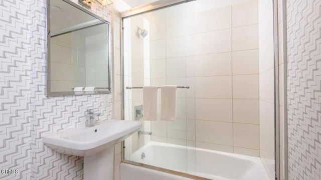 932 N Alfred Street 201, Los Angeles, CA 90069