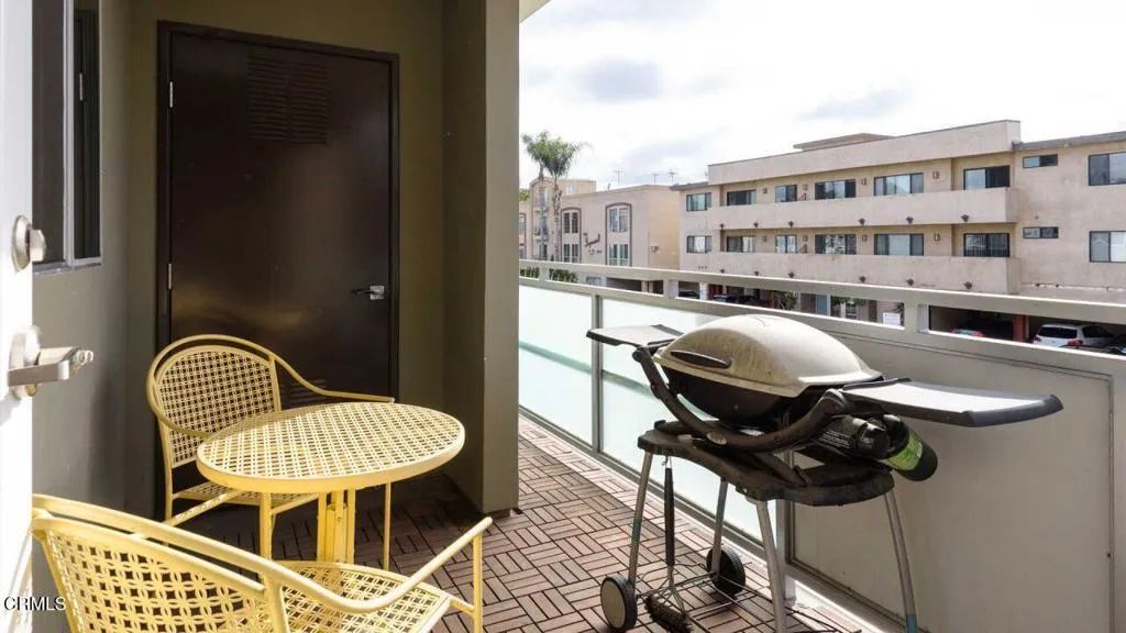 932 N Alfred Street 201, Los Angeles, CA 90069