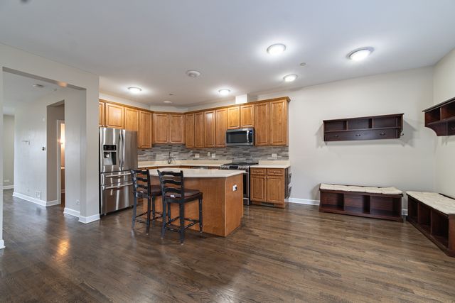 309 Bradbury Lane, Bartlett, IL 60103