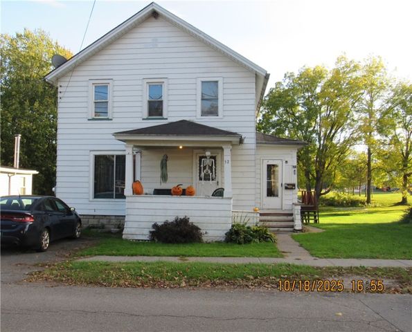 52 Montezuma Street, Lyons, NY 14489