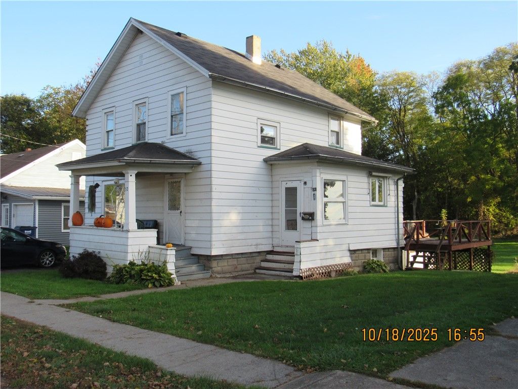 52 Montezuma Street, Lyons, NY 14489