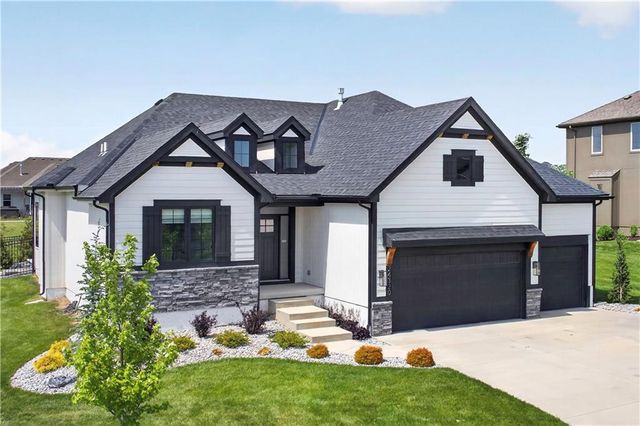 24320 W 68th Street, Shawnee, KS 66226
