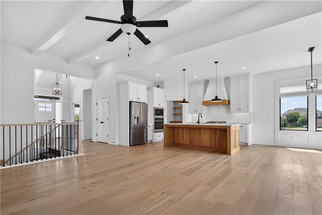 24320 W 68th Street, Shawnee, KS 66226