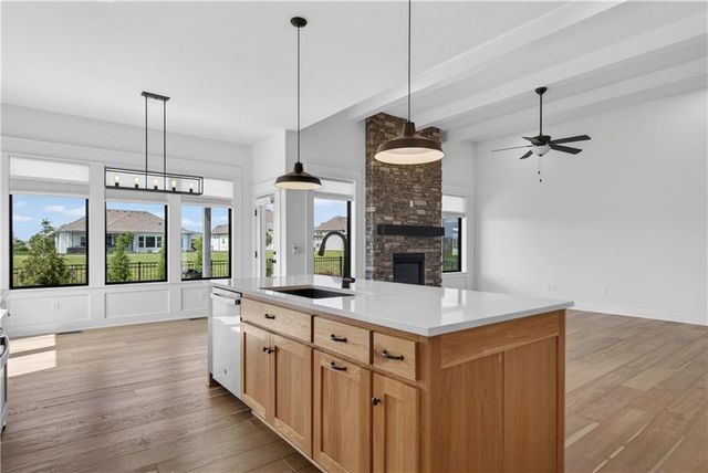 24320 W 68th Street, Shawnee, KS 66226