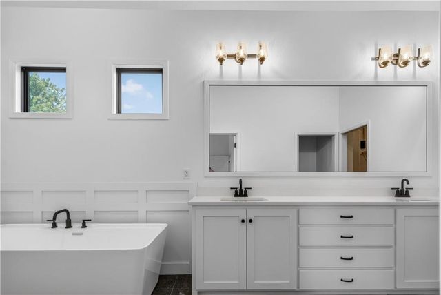 24320 W 68th Street, Shawnee, KS 66226