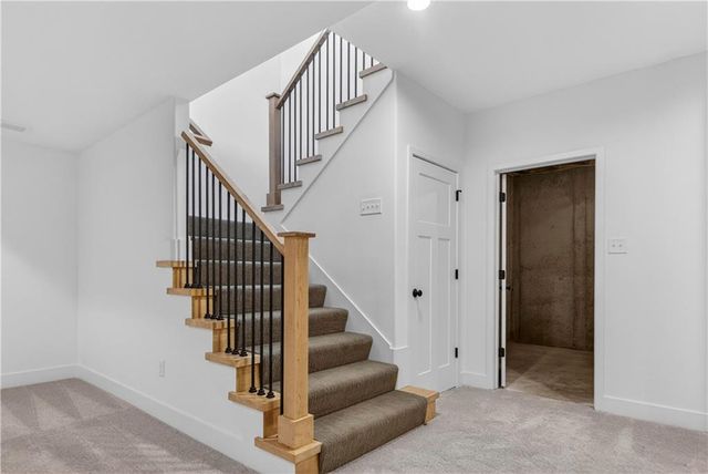 24320 W 68th Street, Shawnee, KS 66226
