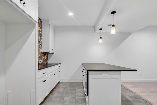24320 W 68th Street, Shawnee, KS 66226