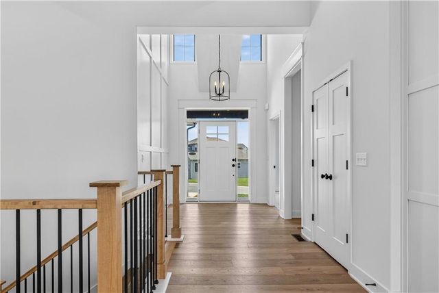 24320 W 68th Street, Shawnee, KS 66226