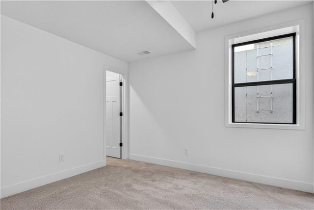 24320 W 68th Street, Shawnee, KS 66226