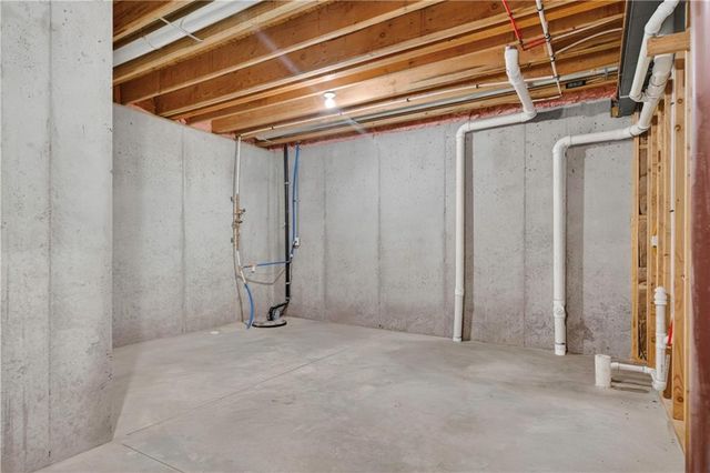 24320 W 68th Street, Shawnee, KS 66226