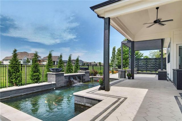 24320 W 68th Street, Shawnee, KS 66226