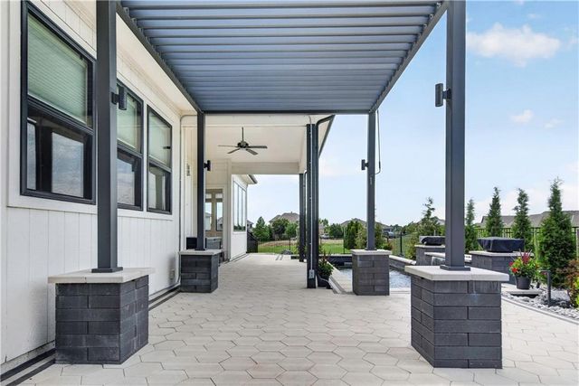 24320 W 68th Street, Shawnee, KS 66226