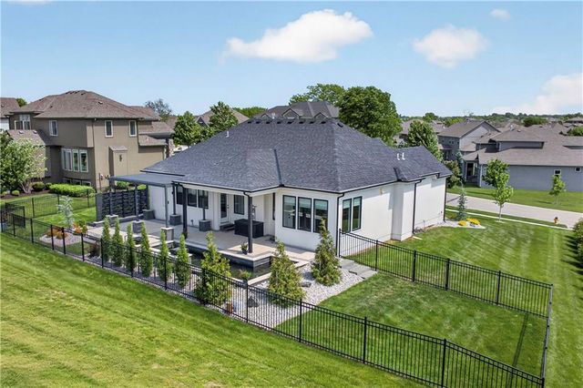 24320 W 68th Street, Shawnee, KS 66226