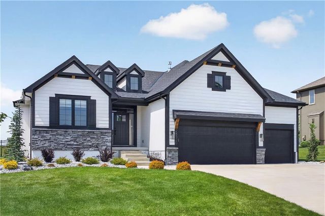 24320 W 68th Street, Shawnee, KS 66226
