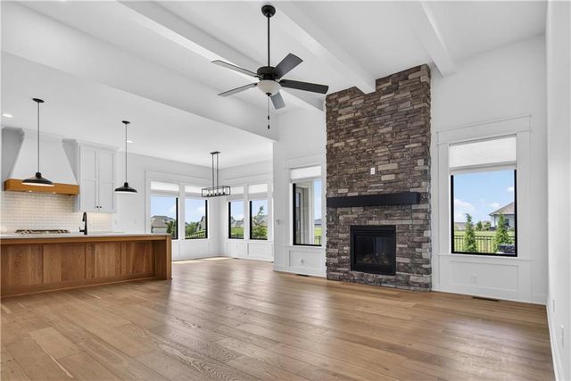 24320 W 68th Street, Shawnee, KS 66226