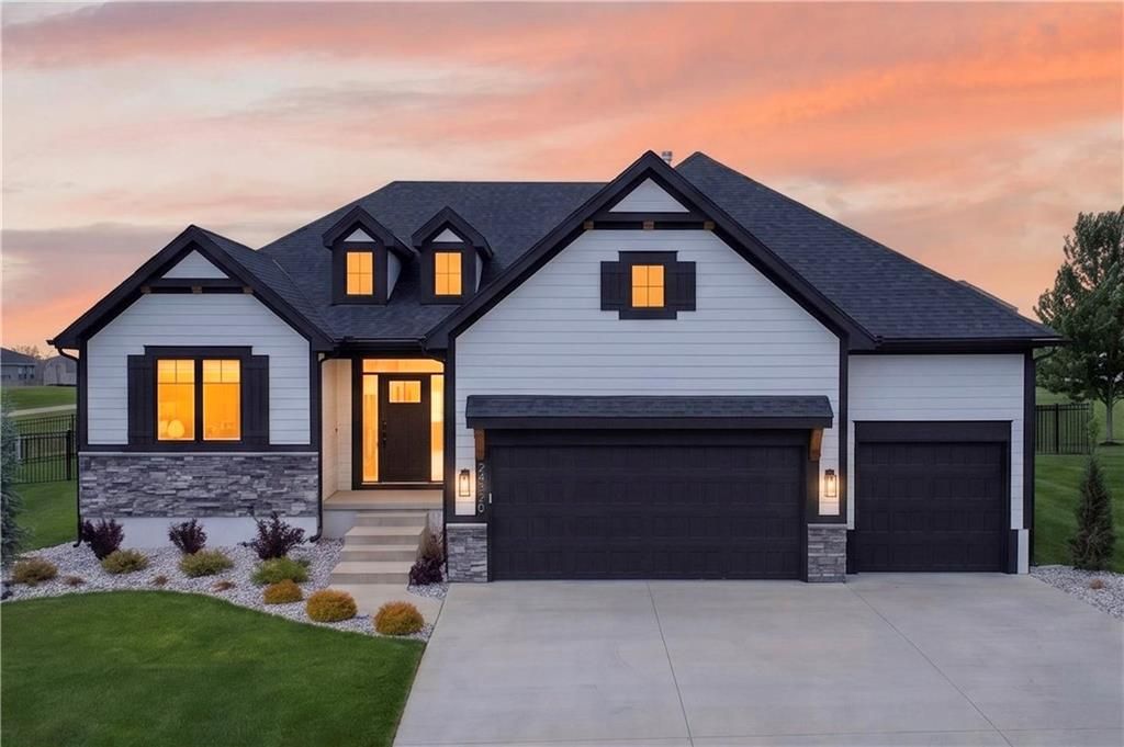 24320 W 68th Street, Shawnee, KS 66226