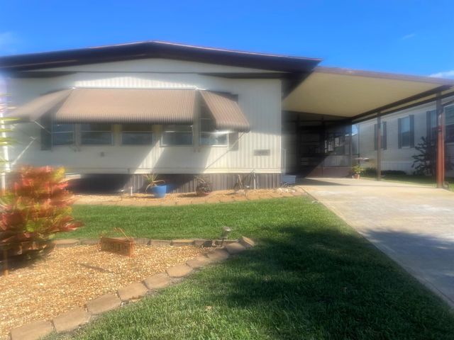 7915 SE Independence Avenue, Hobe Sound, FL 33455