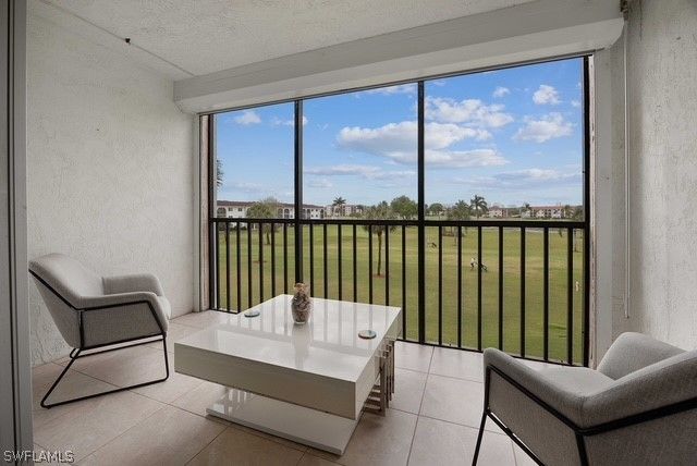 37 High Point CIR E 307, Naples, FL 34103