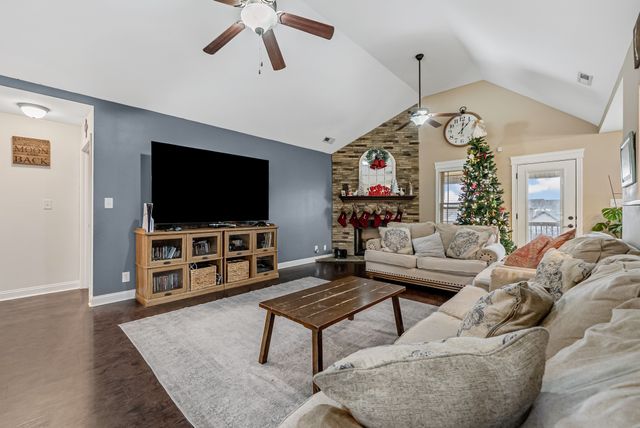 713 Rushville Dr, Clarksville, TN 37042