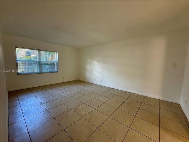 18101 NW 68th Avenue B102, Hialeah, FL 33015