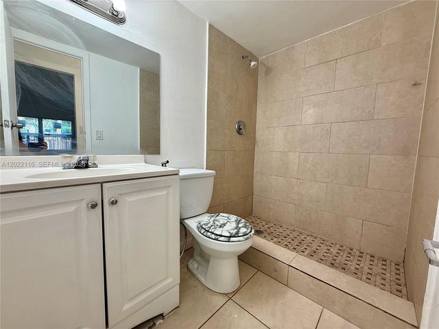 18101 NW 68th Avenue B102, Hialeah, FL 33015