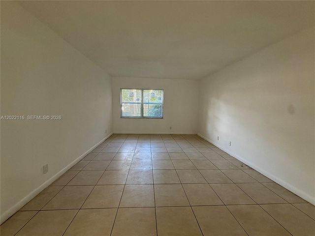 18101 NW 68th Avenue B102, Hialeah, FL 33015
