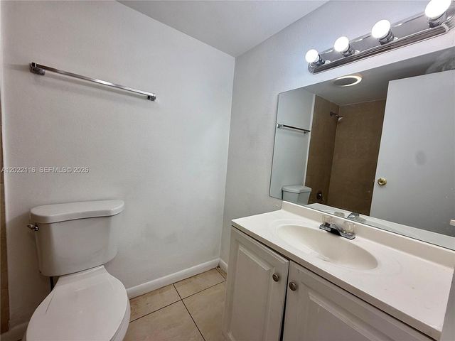 18101 NW 68th Avenue B102, Hialeah, FL 33015