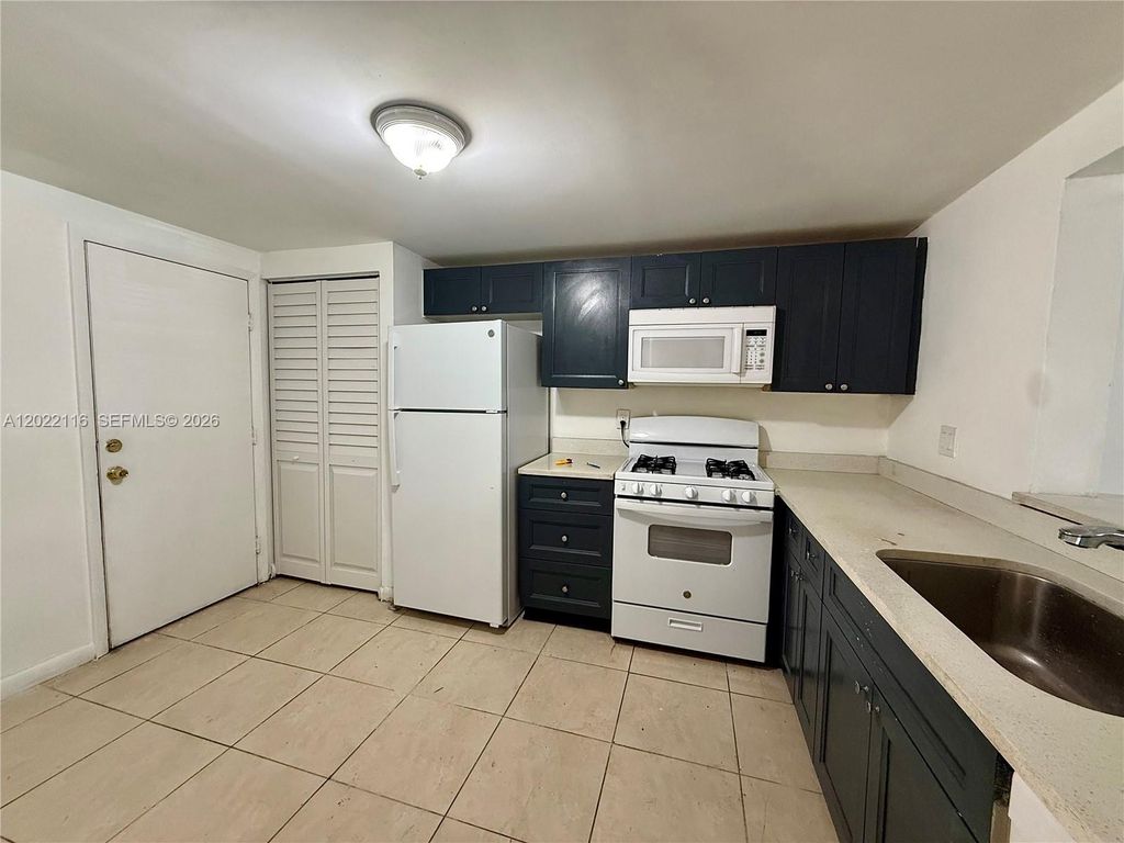 18101 NW 68th Avenue B102, Hialeah, FL 33015