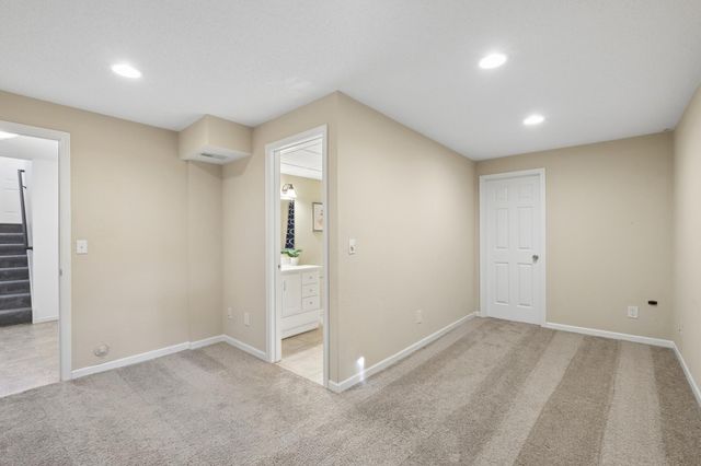 3166 Lexington Avenue N, Shoreview, MN 55126