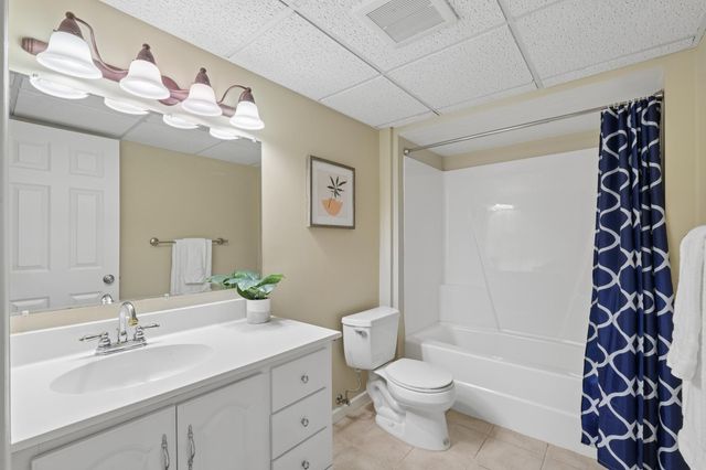 3166 Lexington Avenue N, Shoreview, MN 55126