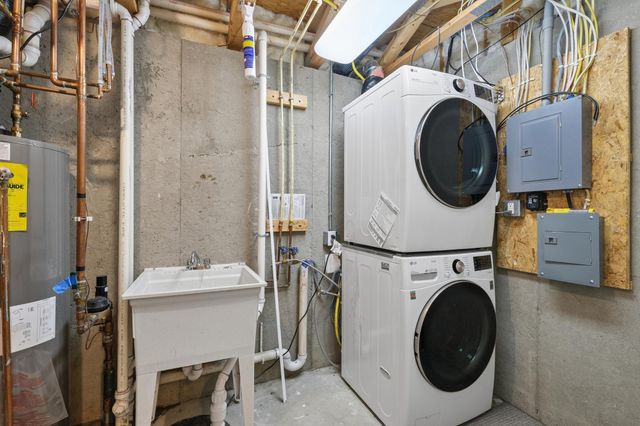 3166 Lexington Avenue N, Shoreview, MN 55126