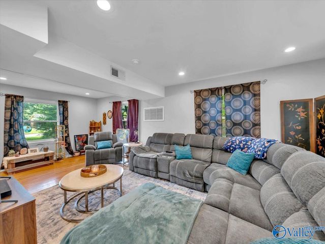 6007 Carmel Drive, Huntsville, AL 35810