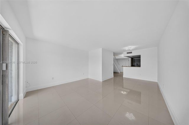 9351 Fontainebleau Boulevard B415, Miami, FL 33172