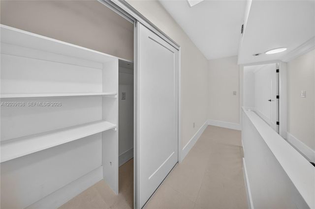 9351 Fontainebleau Boulevard B415, Miami, FL 33172