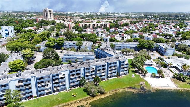 9351 Fontainebleau Boulevard B415, Miami, FL 33172