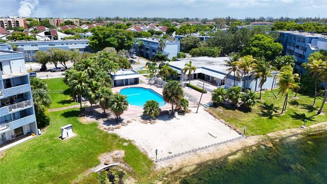 9351 Fontainebleau Boulevard B415, Miami, FL 33172