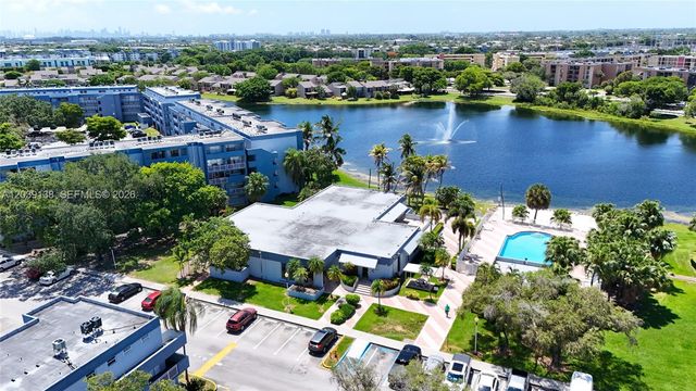 9351 Fontainebleau Boulevard B415, Miami, FL 33172
