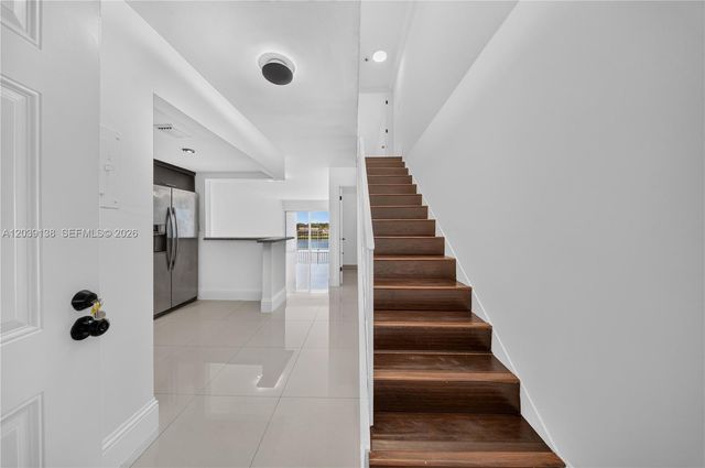 9351 Fontainebleau Boulevard B415, Miami, FL 33172