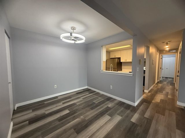 1476 W Chateau Vert, Ypsilanti, MI 48197