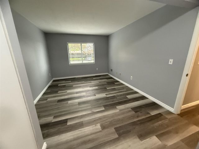 1476 W Chateau Vert, Ypsilanti, MI 48197