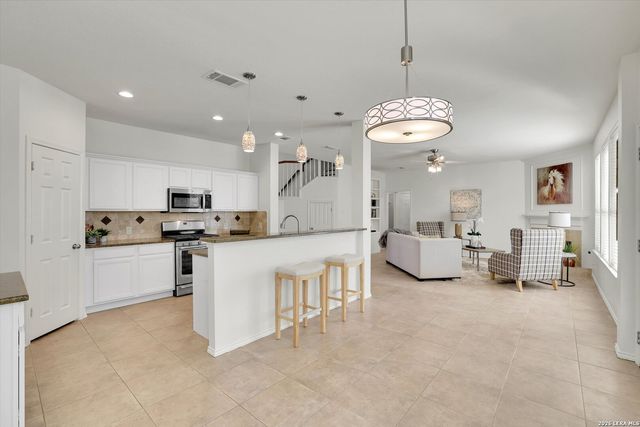 1210 Ambridge St, San Antonio, TX 78258