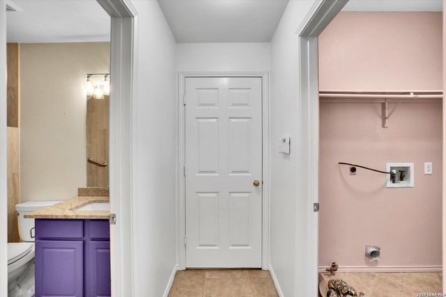 1210 Ambridge St, San Antonio, TX 78258